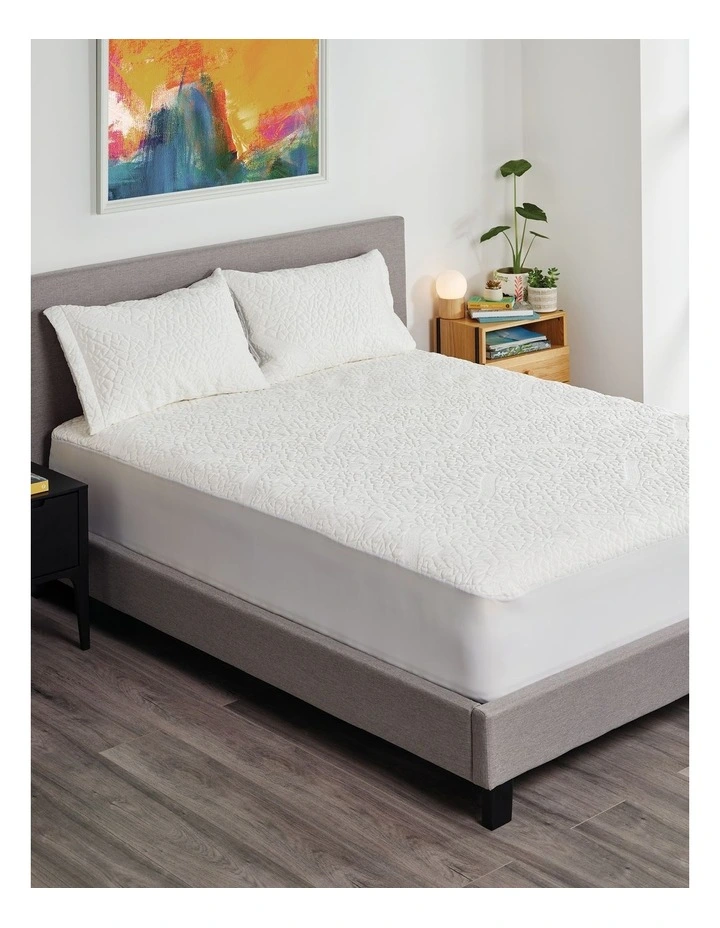 Protect-A-Bed Glacier Cooling Waterproof Mattress Protector 4 Protect-A-Bed Glacier Cooling Waterproof Mattress Protector - Image 2