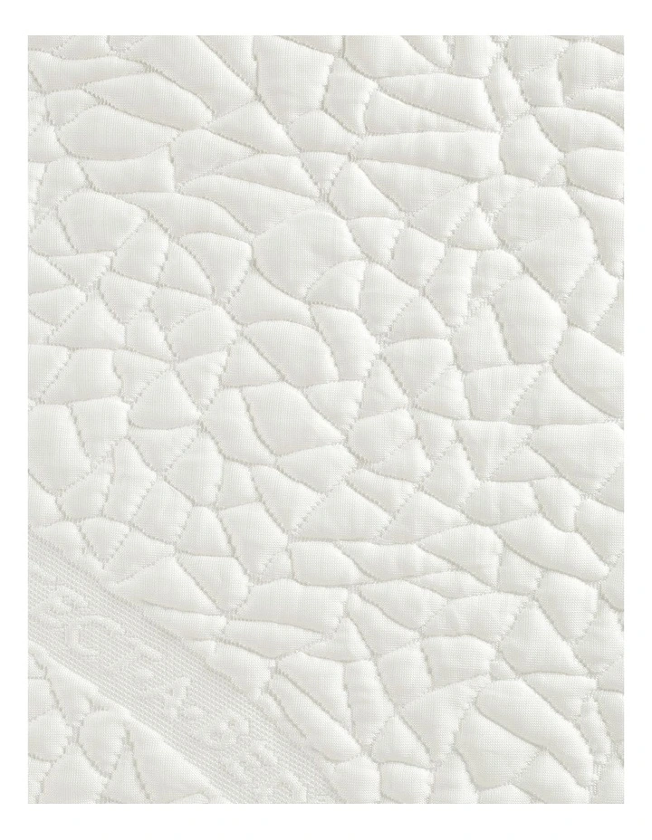 Protect-A-Bed Glacier Cooling Waterproof Mattress Protector 6 Protect-A-Bed Glacier Cooling Waterproof Mattress Protector - Image 4